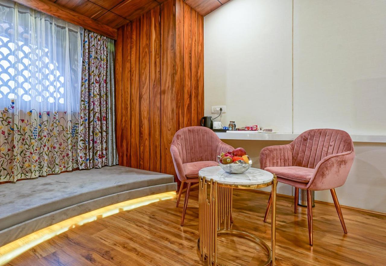 Hotel Snowland, Srinagar Zewnętrze zdjęcie