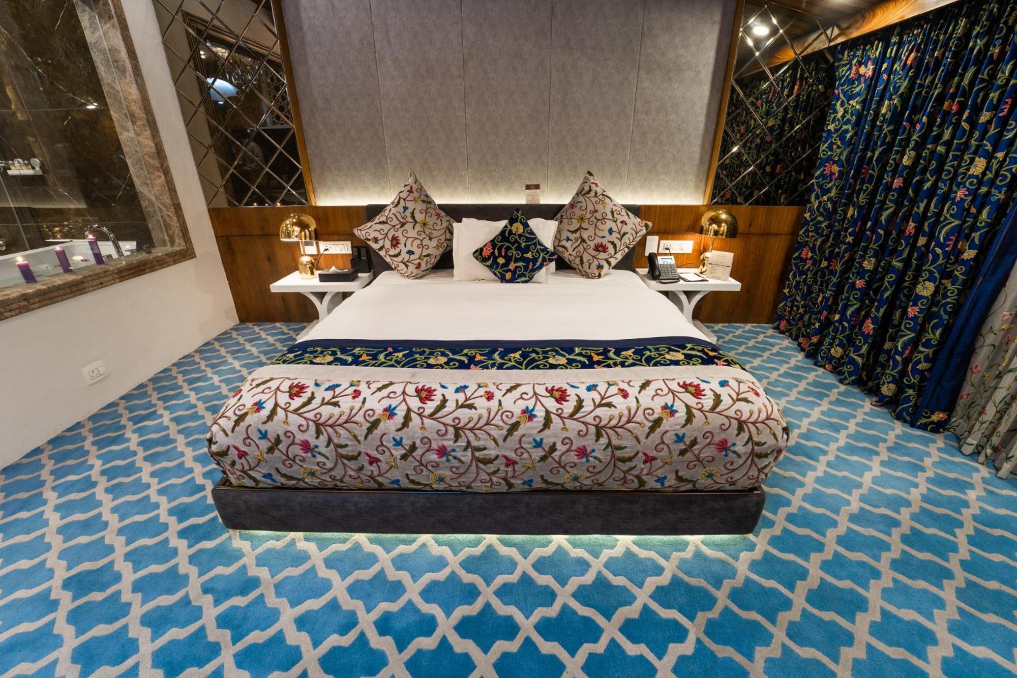 Hotel Snowland, Srinagar Zewnętrze zdjęcie