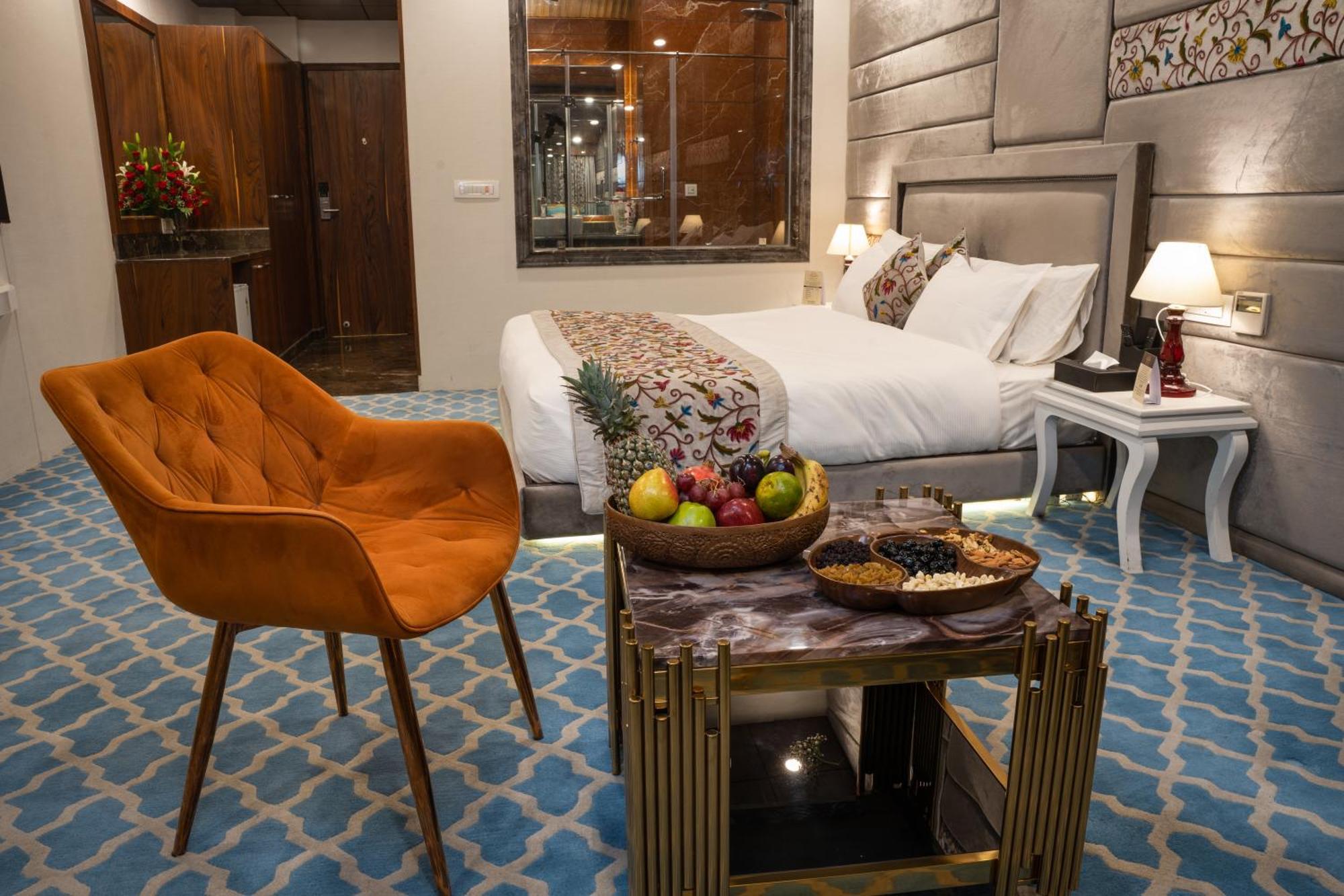 Hotel Snowland, Srinagar Zewnętrze zdjęcie